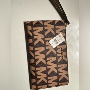 Michael Kors Wristlet